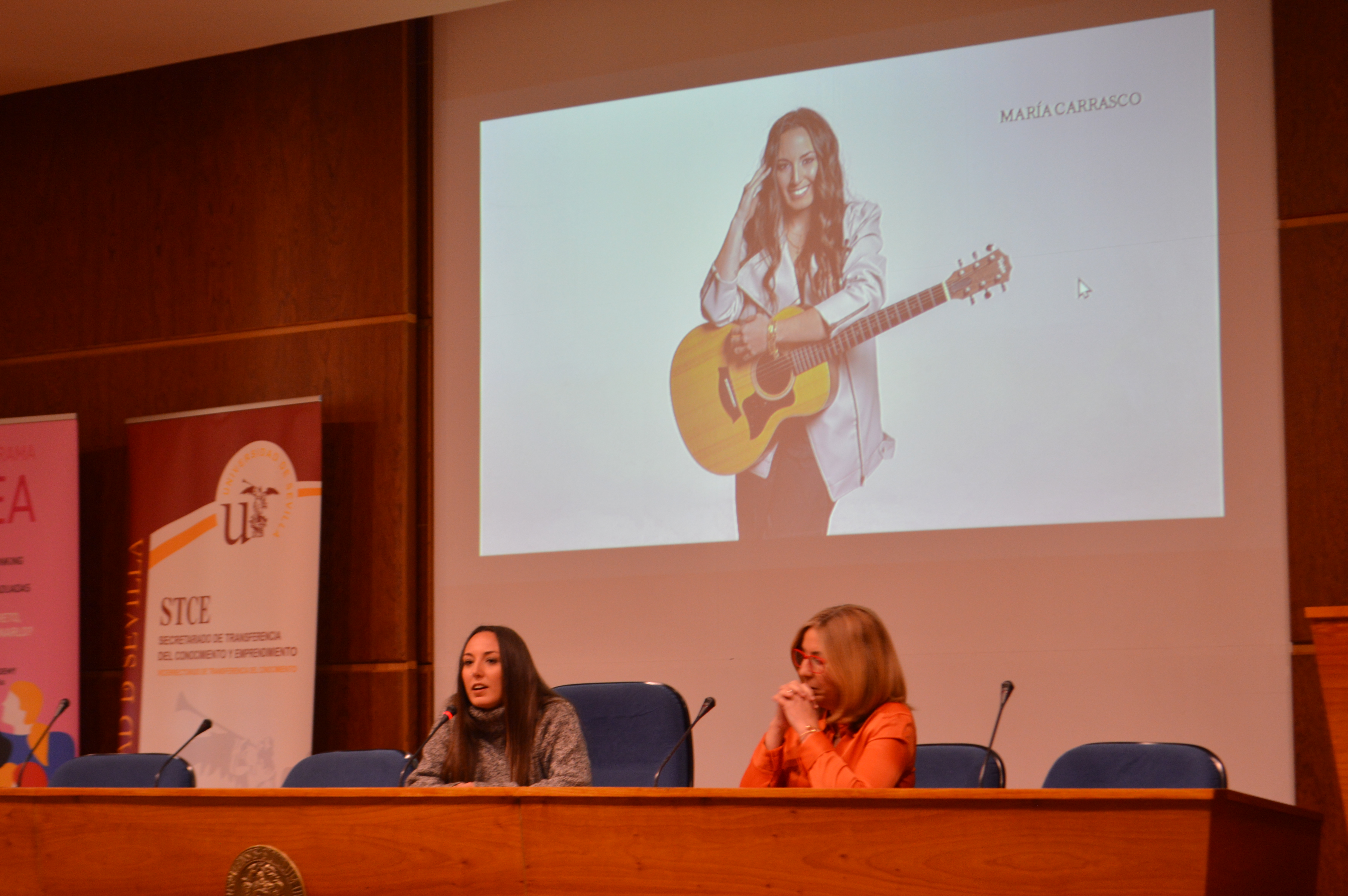 La cantante y compositora María Carrasco participó con su testimonio y su arte